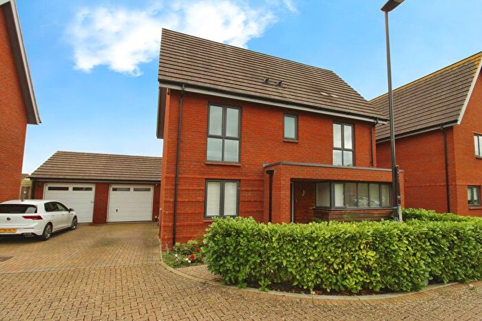 3 Bedroom Detached House For Sale In Woolner Road, Tadpole Garden Village, SN25