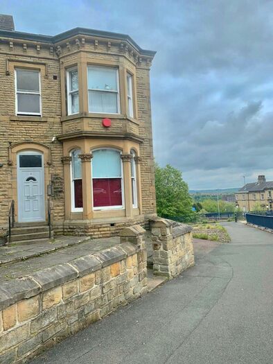 Studio To Rent In Highfields Road, Huddersfield, HD1