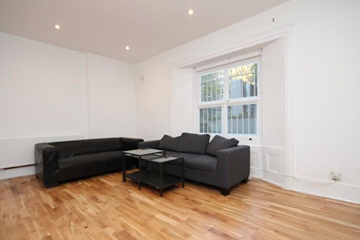 4 Bedroom Flat To Rent In Hillmarton Road, Islington, N7