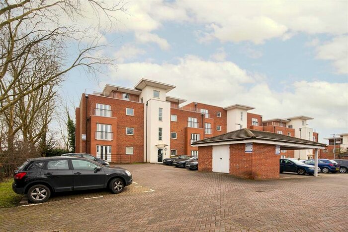 2 Bedroom Property To Rent In Raymond Road, Langley, Slough, SL3