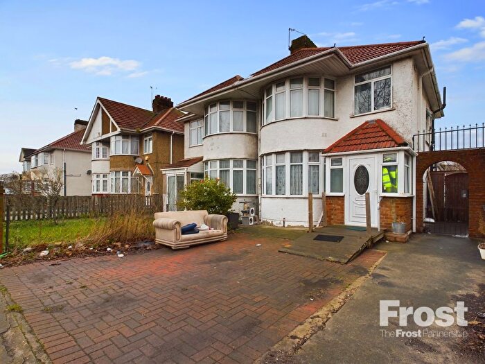 3 Bedroom Semi-Detached House For Sale In Bath Road, Harlington, Hayes, UB3
