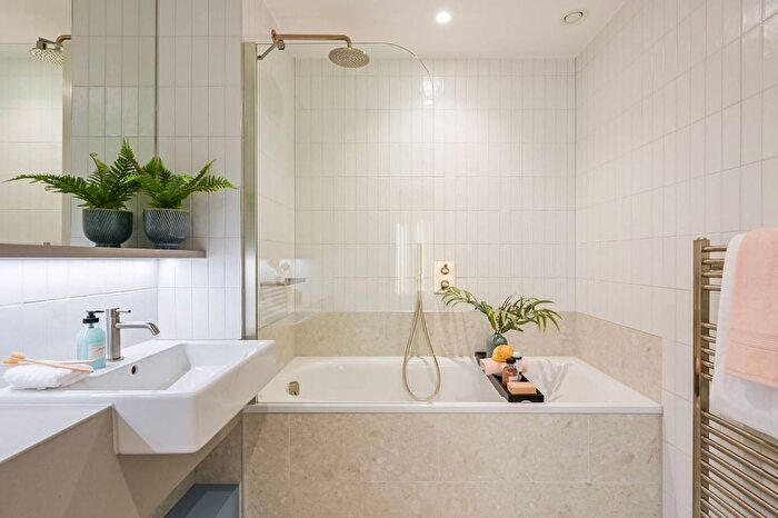 2 Bedroom Flat For Sale In Brent Cross Town, Brent Cross, NW2