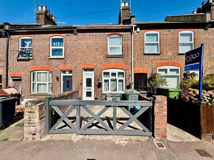 2 Bedroom Terraced House For Sale In Edward Street, Luton, LU2