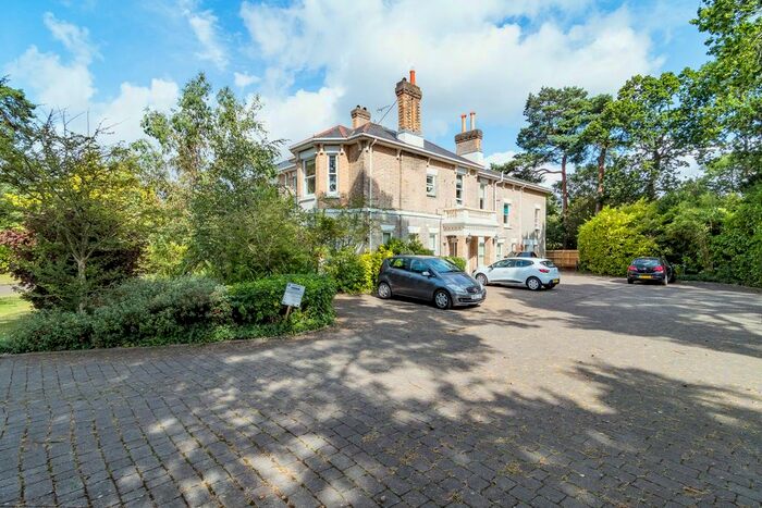 2 Bedroom Flat To Rent In Wimborne Road, Winton, Bournemouth, BH2