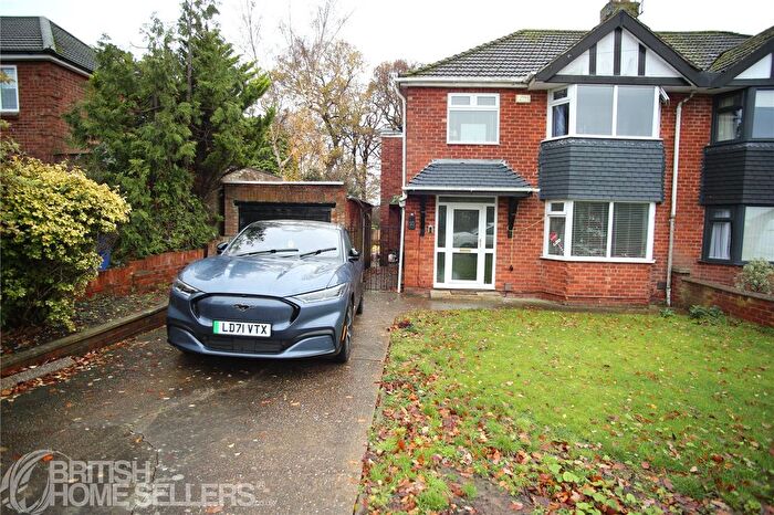 4 Bedroom Semi Detached House For Sale In Thirkleby Crescent, Grimsby, Lincolnshire, DN32