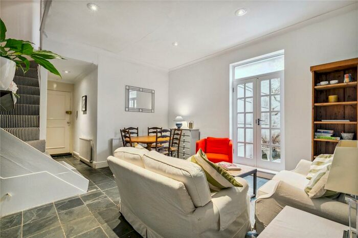 3 Bedroom Apartment To Rent In Alderbrook Road, London, SW12
