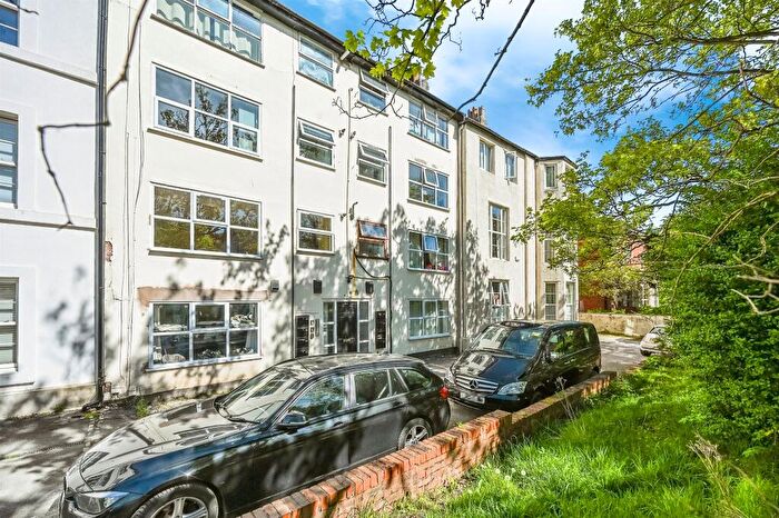 1 Bedroom Flat For Sale In Parkfield Road, Aigburth, Liverpool, L17