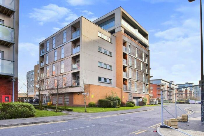 2 Bedroom Apartment To Rent In Pioneer House, Elmira Way, Salford, M5