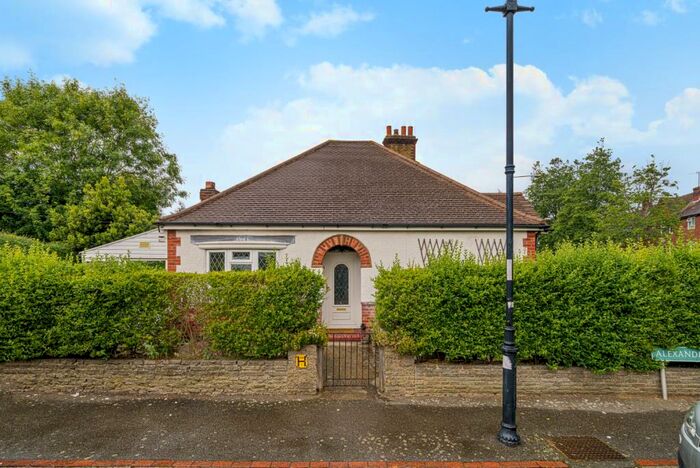 2 Bedroom Bungalow To Rent In Green Lane, Chislehurst, Kent, BR7