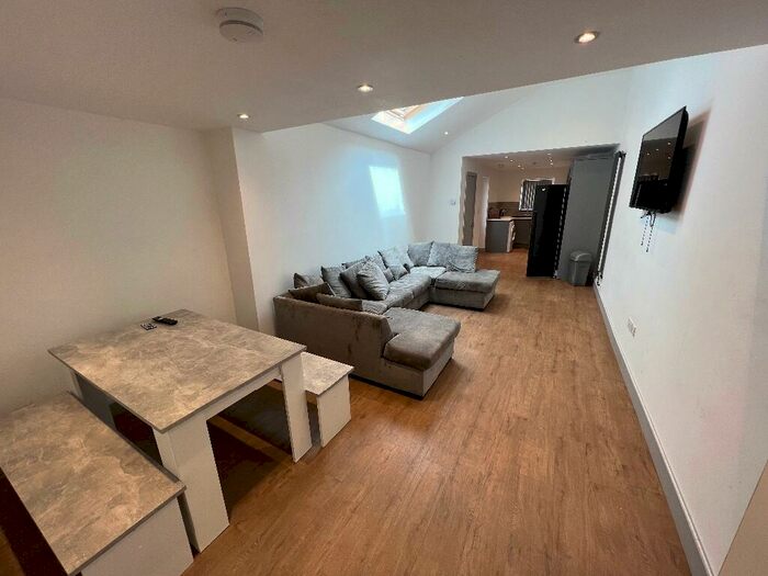 5 Bedroom Terraced House To Rent In St. Margaret Road, Coventry, CV1