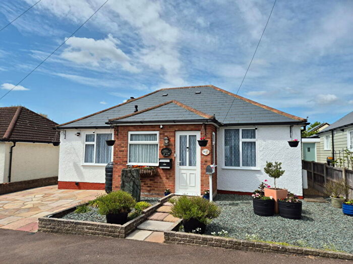 4 Bedroom Detached Bungalow For Sale In The Gardens, Stotfold, Hitchin, Hertfordshire, SG5