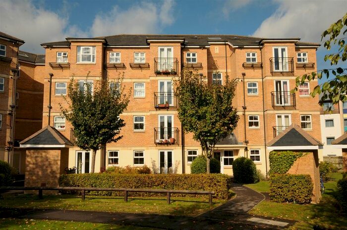 2 Bedroom Flat To Rent In Venneit Close, Roger Dudman Way, OX1
