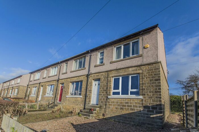 2 Bedroom End Of Terrace House To Rent In Oak Tree Avenue, Fenay Bridge, Huddersfield HD8