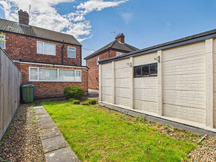 2 Bedroom Semi-Detached House For Sale In Sunningdale Road, Hessle, HU13