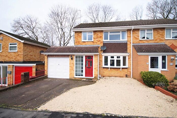 3 Bedroom Semi-Detached House To Rent In Hollydale Close, Reading, RG2