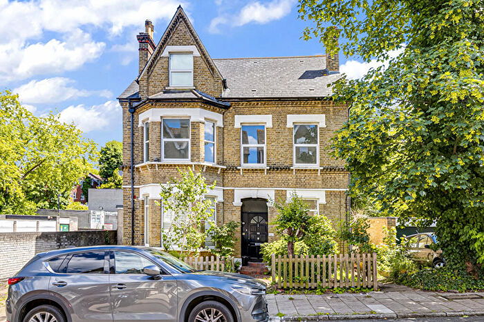 4 Bedroom Apartment For Sale In Alexandra Drive, London, SE19
