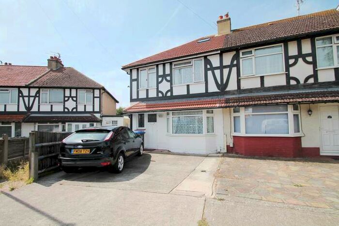 3 Bedroom End Of Terrace House To Rent In Hadley Avenue, Broadwater, BN14