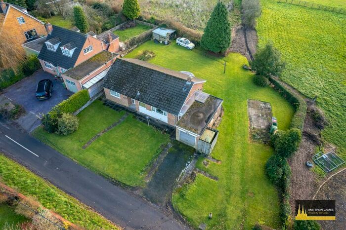 3 Bedroom Detached Bungalow For Sale In Eaves Green Lane, Meriden, Coventry, CV7