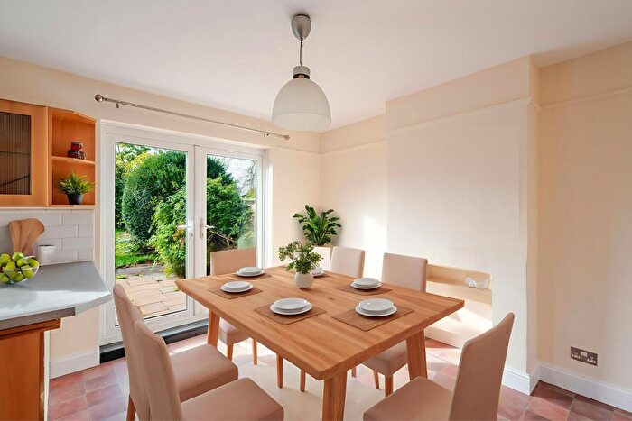 3 Bedroom Semi-Detached House For Sale In Coggeshall Road, Braintree, CM7