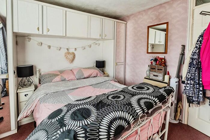 1 Bedroom Apartment For Sale In Clay Pit Piece, Saffron Walden, CB11