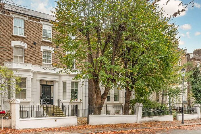 1 Bedroom Flat To Rent In St Charles Square, Ladbroke Grove, London, W10