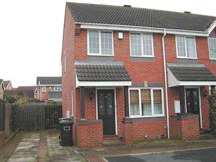 2 Bedroom Property To Rent In Maizebrook, Dewsbury, West Yorkshire, WF13