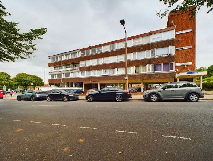 1 Bedroom Flat For Sale In Balliol Chambers, Hitchin, SG4