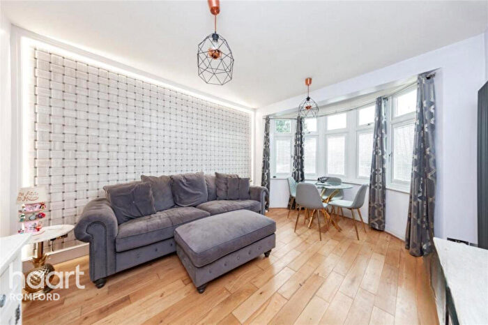 3 Bedroom Semi-Detached House For Sale In Park Lane, Hornchurch, RM11