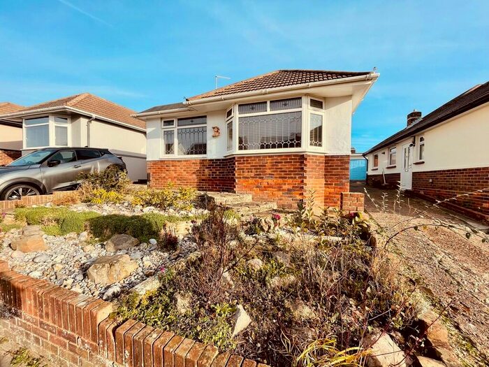 3 Bedroom Detached Bungalow To Rent In Thornhill Rise, Portslade, BN41