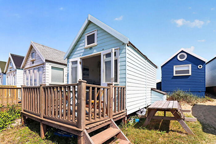 1 Bedroom Chalet For Sale In Mudeford Sand Spit, Christchurch, BH23