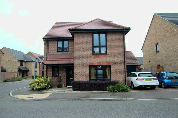 4 Bedroom Detached House To Rent In Egbert Close, Hornchurch, RM12