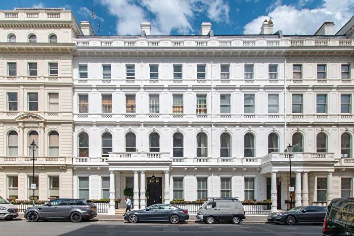 3 Bedroom Flat For Sale In Lancaster Gate, Lancaster Gate, London, W2
