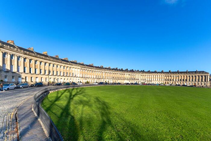 1 Bedroom Apartment For Sale In Royal Crescent, Bath, BA1