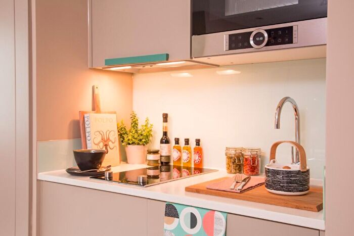 Studio To Rent In Wellesley Road, Croydon, London, CR0