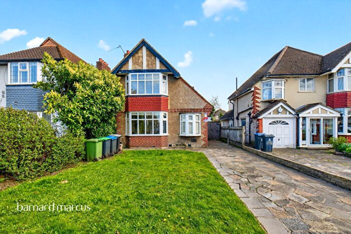 3 Bedroom Detached House For Sale In Malden Way, New Malden, KT3