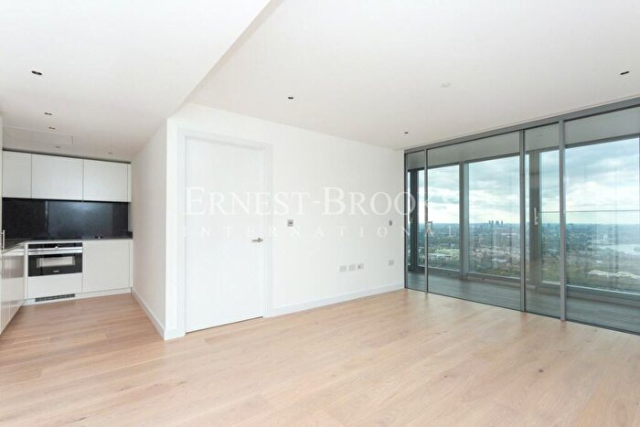 1 Bedroom Apartment To Rent In Landmark Pinnacle, Marsh Wall, Canary Wharf, E14