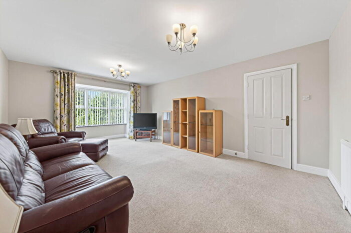 2 Bedroom Apartment For Sale In The Links, Headlands, NN15