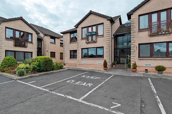 2 Bedroom Flat To Rent In Clyde Court, Carluke, ML8