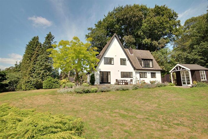 4 Bedroom Detached House For Sale In Glenrock Park, Brough, HU15