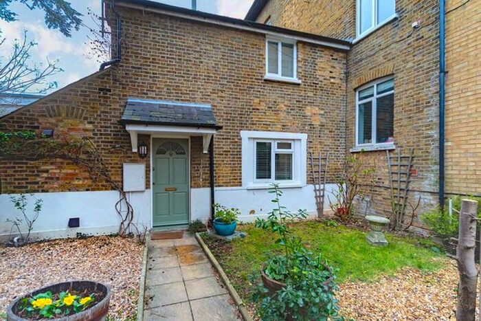1 Bedroom Property To Rent In Oldfield Road, Hampton, TW12