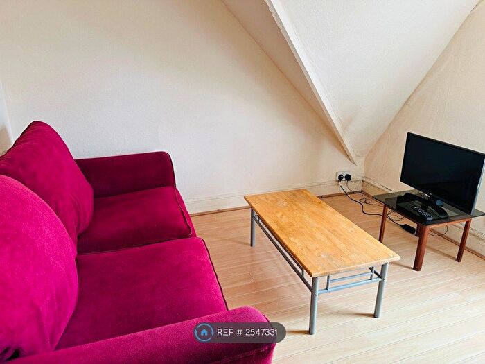 1 Bedroom Flat To Rent In Ella Street, Hull, HU5
