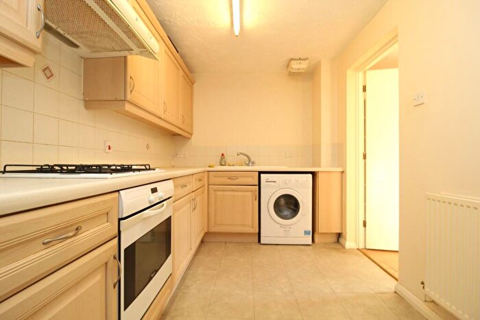 1 Bedroom Flat To Rent In Kings Chase, CM14