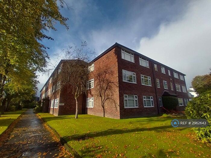 2 Bedroom Flat To Rent In Norfolk House, Sale, M33