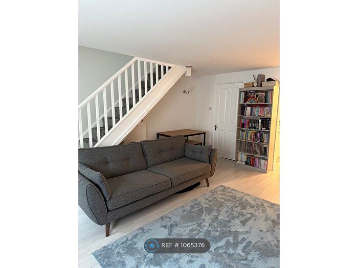 2 Bedroom Terraced House To Rent In Vineys Yard, Bruton, BA10
