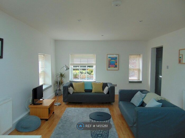 1 Bedroom Flat To Rent In Rowden Hill, Chippenham, SN15