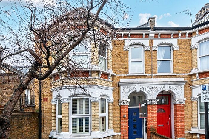 2 Bedroom Flat For Sale In East Dulwich Grove, London, SE22