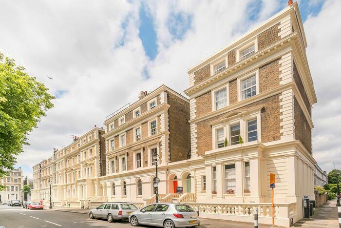 2 Bedroom Flat For Sale In Albert Square, Stockwell, London, SW8
