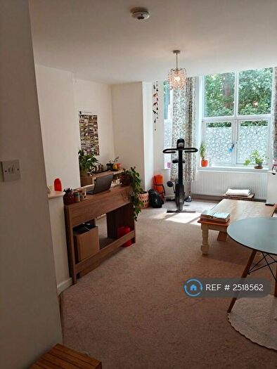 1 Bedroom Flat To Rent In Broughton Road, Banbury, OX16