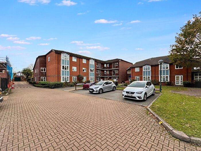 1 Bedroom Flat For Sale In Furzehill Road, Fairbanks Lodge Furzehill Road, WD6