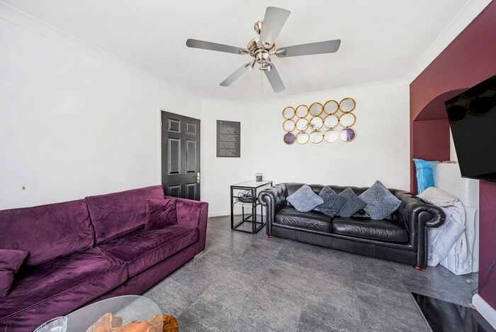 2 Bedroom Terraced House To Rent In Deansbrook Road, Edgware, HA8